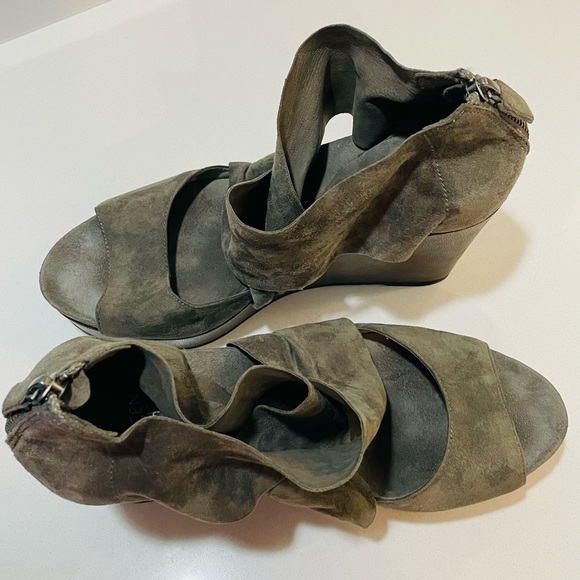 Eileen Fisher Draw Suede Platform Wedge Sandal with Dust Bag - Picture 16 of 16